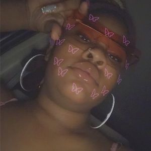 Meet your Posher, Ataia